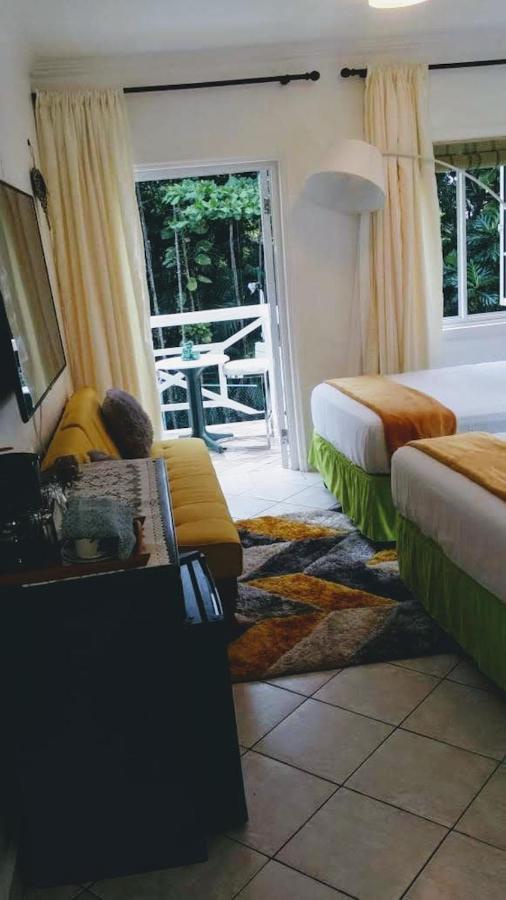 E 20 Mystic Ridge Ocho Rios Apartment Ngoại thất bức ảnh